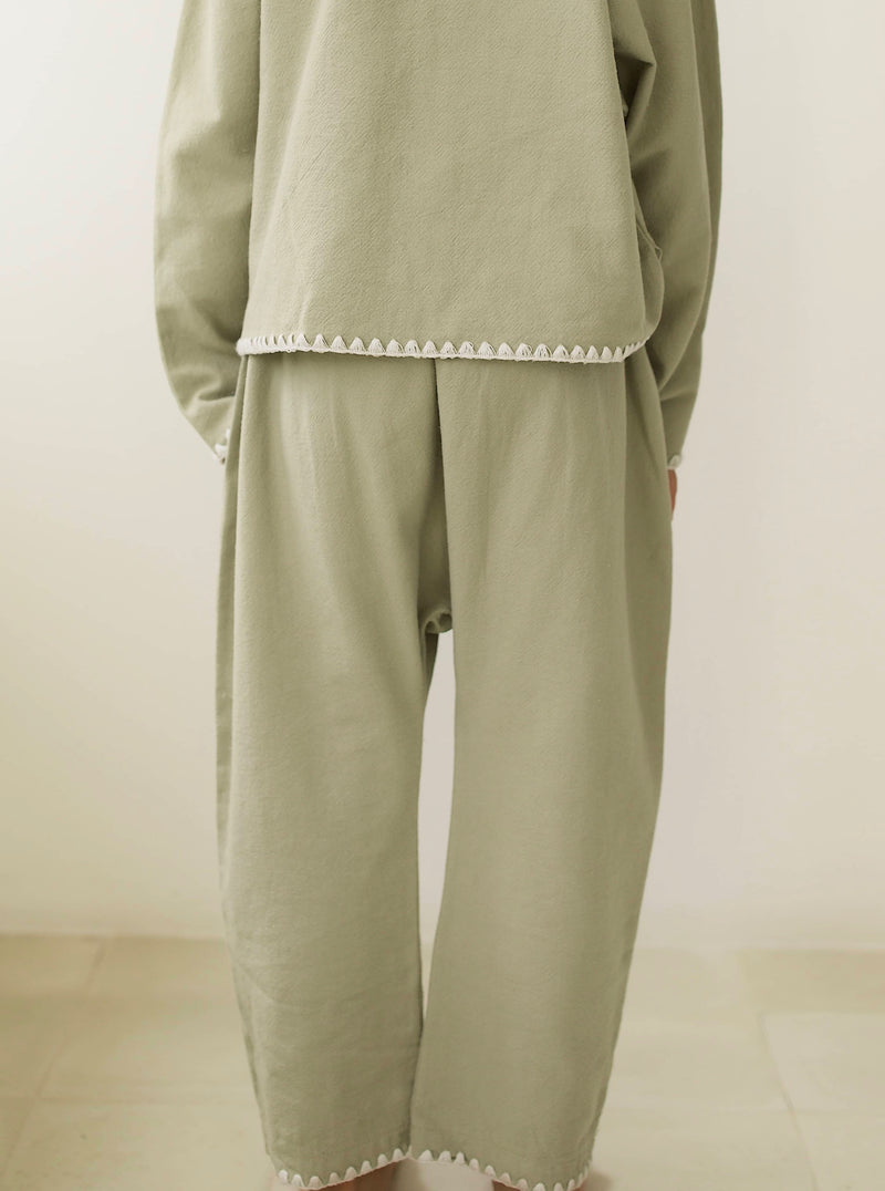 VALAN TROUSERS | DRIED HERB WITH UNDYED STITCH